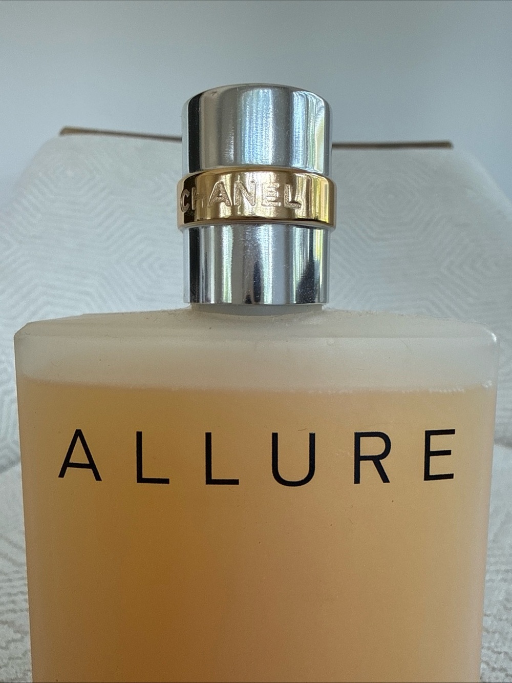 Allure Chanel Cooling Body Tonic - Picture 8 of 12